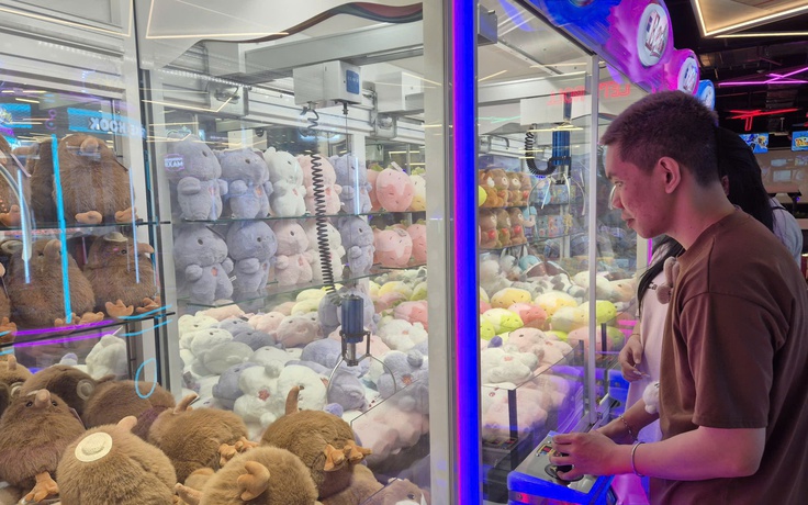 Nhiều nơi kinh doanh trò gắp thú bông, bật mí tiền lời mỗi tháng