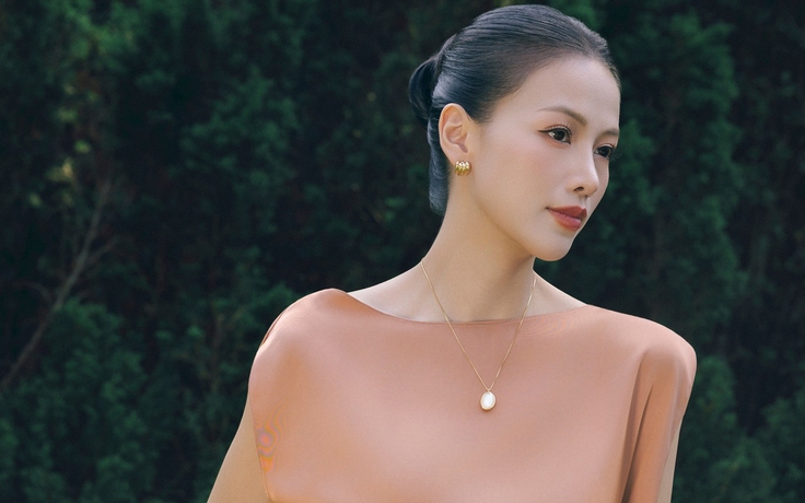 Quyến rũ kiêu kỳ với trang phục vải lụa mềm mại