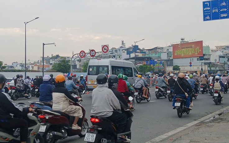 Đổi giờ cấm xe giao lộ Trường Chinh - Cộng Hòa sau phản ánh của Báo Thanh Niên