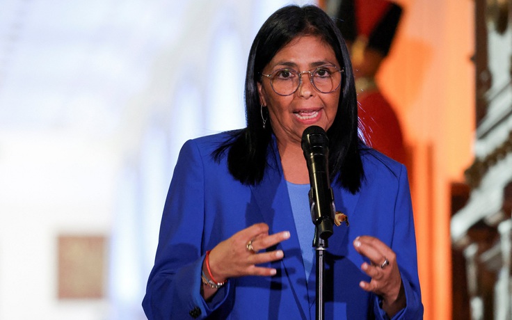 Chuyến công du nước ngoài đầu tiên của Tổng thống lâm thời Venezuela bất ngờ bị hủy