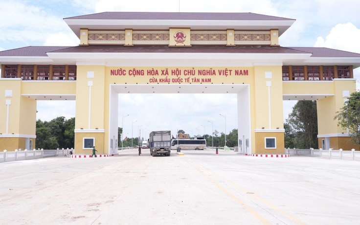 Tây Ninh nghiên cứu làm đường 4 làn xe nối cửa khẩu với cao tốc