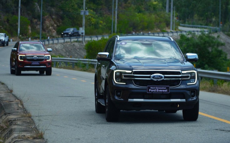 SUV 7 chỗ: Toyota Fortuner 'rơi tự do' doanh số, Ford Everest tiếp tục thống trị