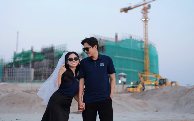 Ảnh cưới ở công trường 'gây sốt': Cô gái vượt 2.000 km về miền Tây làm dâu