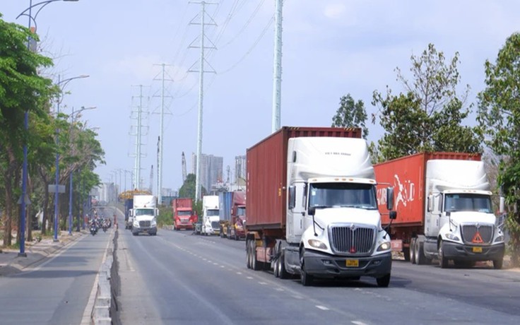 TP.HCM: Vì sao xe máy bị cấm rẽ trái, quay đầu trên đường Đồng Văn Cống?