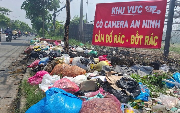 Đổ rác ở những nơi có biển cấm