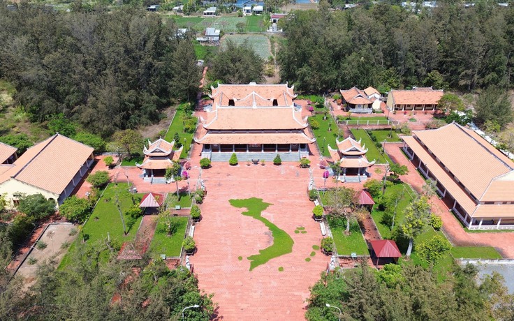 Ngôi chùa bằng gỗ, đá sát biển Ba Động: Kiến trúc khiến nhiều người ngỡ ngàng