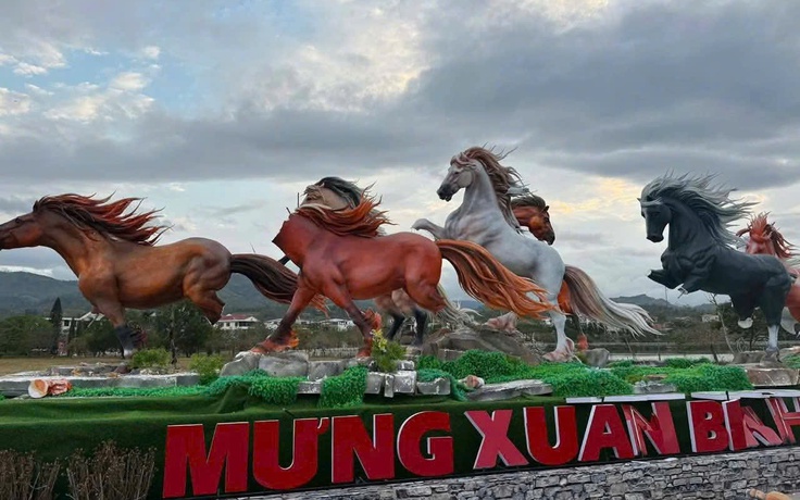 Linh vật ngựa bị phá hoại ở Quảng Trị: Nghệ nhân lên phương án sửa chữa