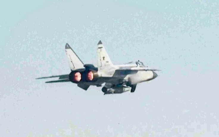Tiêm kích mang tên lửa bội siêu thanh Nga áp sát Nhật Bản