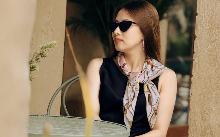 Thắt lưng, kính mát, khăn lụa - phối chuẩn để hóa fashionista mùa hè