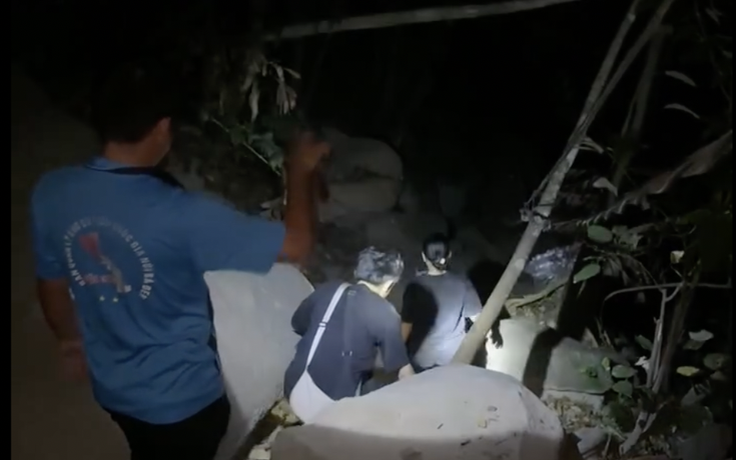 Lạc đường trên núi Bà Đen: Khách nhờ rọi đèn 'giải cứu' gấp trong đêm