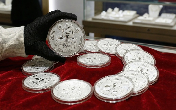 Giá bạc hôm nay 2.3: Bất ngờ giảm mạnh, còn hơn 95 triệu đồng/kg