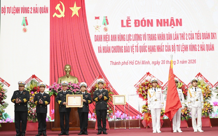 Vùng 2 Hải quân đón nhận danh hiệu Anh hùng LLVT nhân dân lần thứ 2