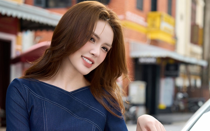 Phong cách năng động từ những chiếc váy denim công sở