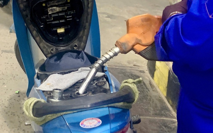 Giá xăng dầu đồng loạt tăng mạnh từ đêm 19.3, có loại tăng gần 9.000 đồng/lít