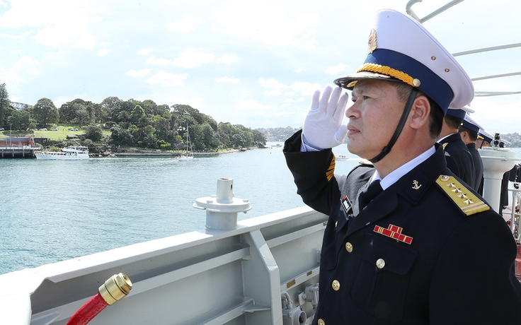 Hình ảnh tàu hộ vệ tên lửa 016-Quang Trung trong Lễ duyệt binh tàu Hải quân quốc tế