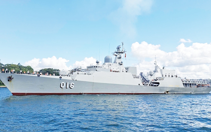 Tàu hộ vệ tên lửa 016-Quang Trung lần đầu tiên cập cảng Sydney