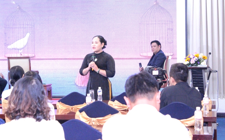 'Cha mẹ muốn con theo nghề mình nhưng về nhà là nói xấu đồng nghiệp'