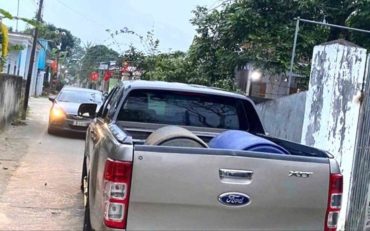 Đỗ ô tô trước cổng nhà gây cản trở giao thông, bị phạt 5 triệu đồng