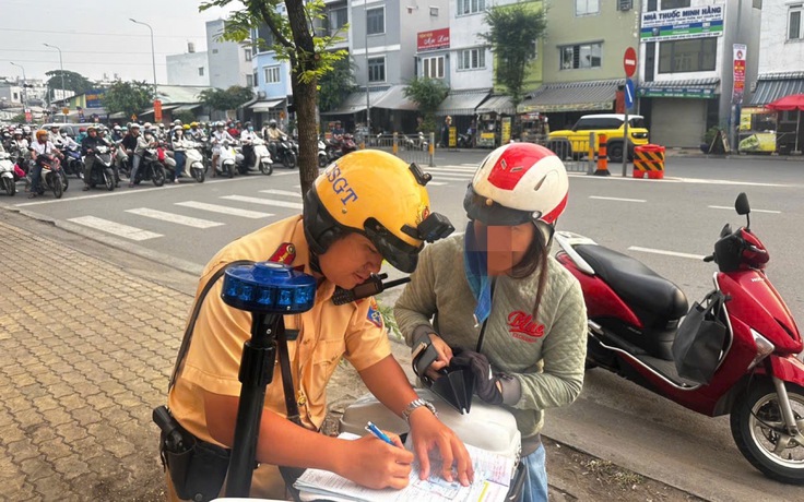 Tra cứu danh sách 73 xe máy đi ngược chiều bị CSGT TP.HCM ghi hình phạt nguội