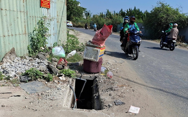 Hố ga mất nắp đậy