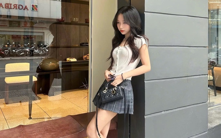 Chân váy tennis giao thoa giữa năng động và quyến rũ