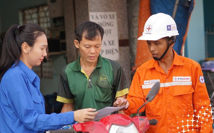 Từ ngọn đèn dầu nơi biên cương đến giấc mơ 'dữ liệu' giữa lòng thành phố