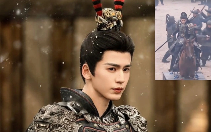 Hậu trường 'tướng quân kem nền' Trương Lăng Hách ngồi xe đẩy... ra trận