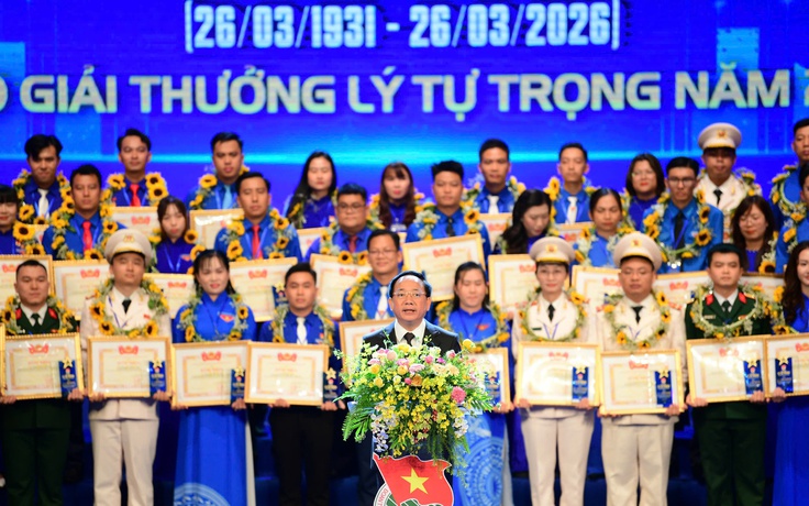 Thanh niên cần tự hỏi: 'Mình phải làm gì để đất nước phát triển nhanh hơn?'