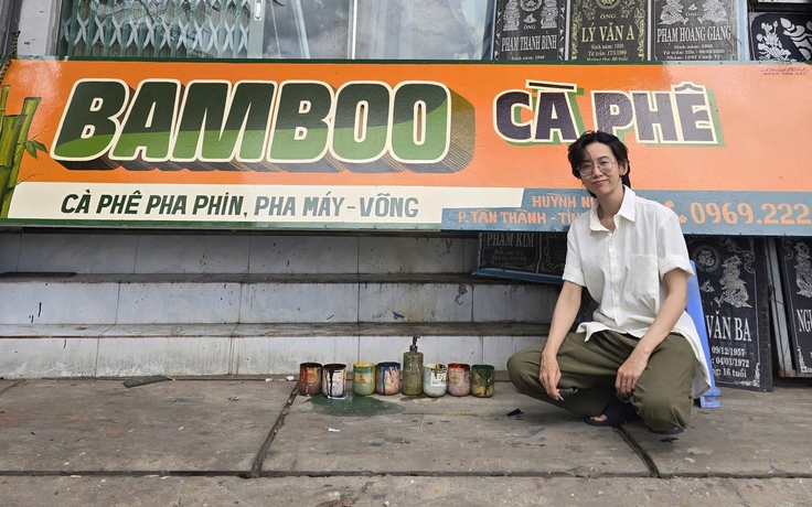 Chàng trai giữ nghề vẽ bảng hiệu thời ‘ông bà anh’