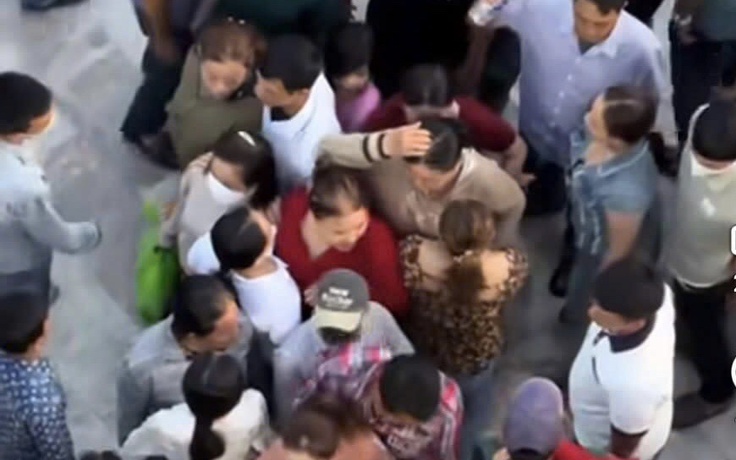 Khởi tố vụ án hình sự băng nhóm giật dây chuyền ở Tân Huê Viên