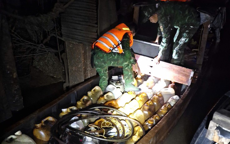 Bắt giữ nghi phạm trộm 900 lít dầu của tàu cá neo tại rạch Bình Châu