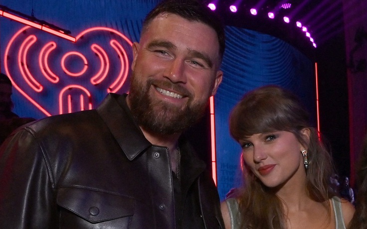 Taylor Swift khoe được hạnh phúc, tự do khi ở bên Travis Kelce