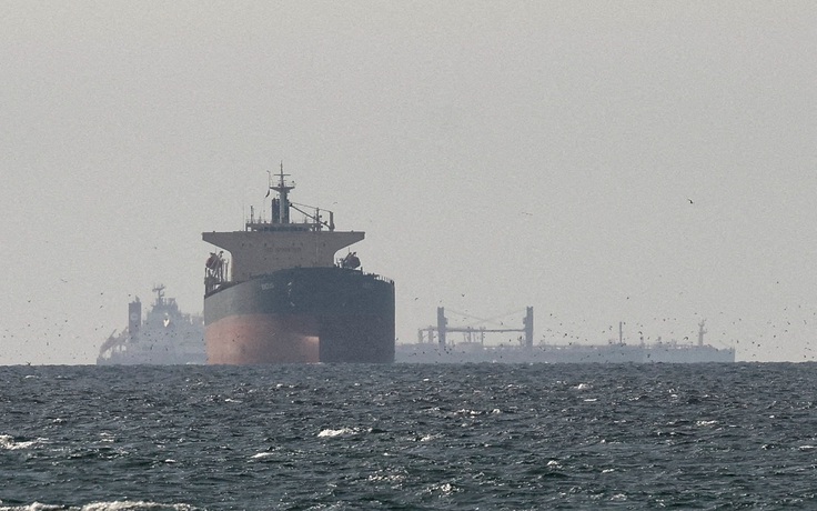 Đề nghị hỗ trợ tàu biển Việt Nam qua eo biển Hormuz