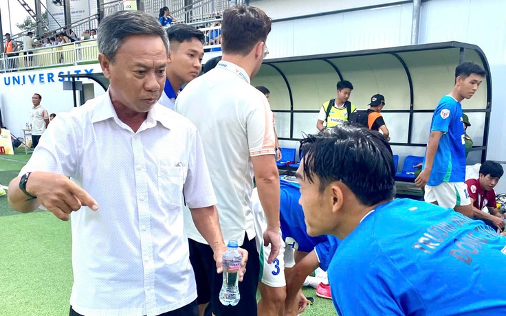 Ông Phạm Công Lộc dẫn dắt đội Trường ĐH Đồng Tháp thay HLV châu Âu