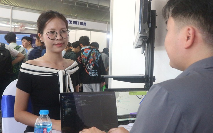 Nhiều việc làm lương từ 15 triệu đồng/tháng trở lên