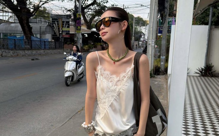 Áo phối ren mang đến vẻ đẹp nửa kín nửa hở