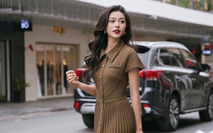 Trang phục đính khuy tinh tế, điểm nhấn nhỏ làm nên sức hút lớn