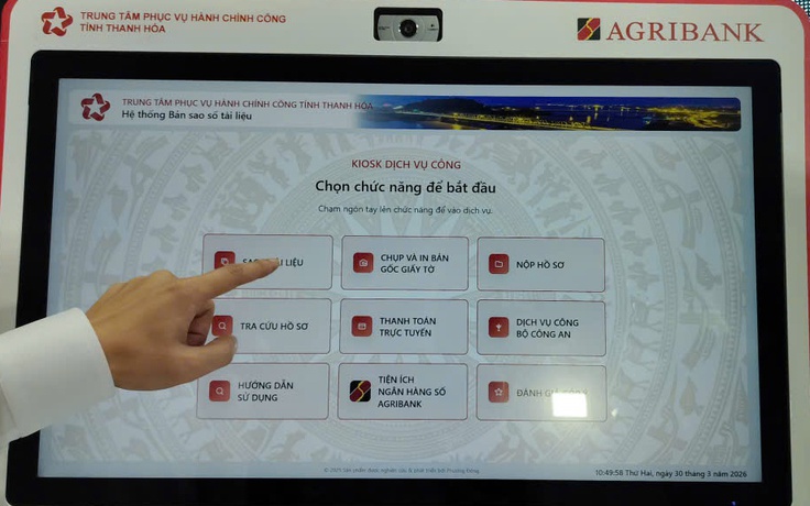 Người dân chỉ mất 3 phút để chứng thực giấy tờ với kiosk thông minh,