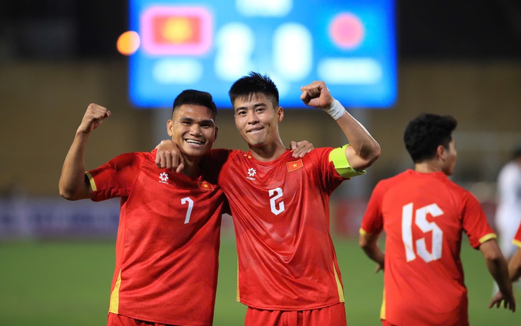 Đội tuyển Việt Nam rộng đường vào tốp 100 thế giới, đối thủ Trinidad & Tobago rớt đến 5 bậc