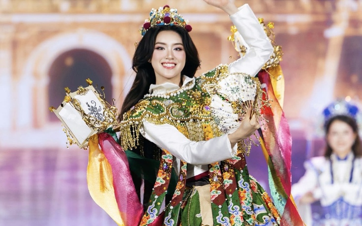 Nhà thiết kế 17 tuổi thắng giải tại Miss World Vietnam 2025 là ai?