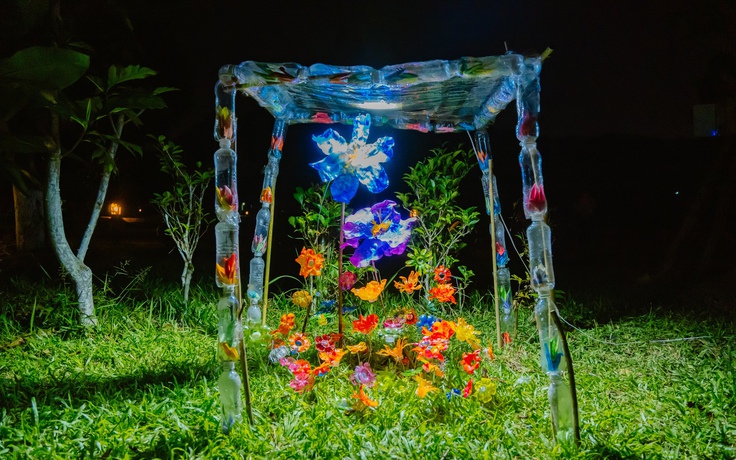 Học sinh 'kể chuyện' về môi trường bằng nghệ thuật sắp đặt từ rác thải