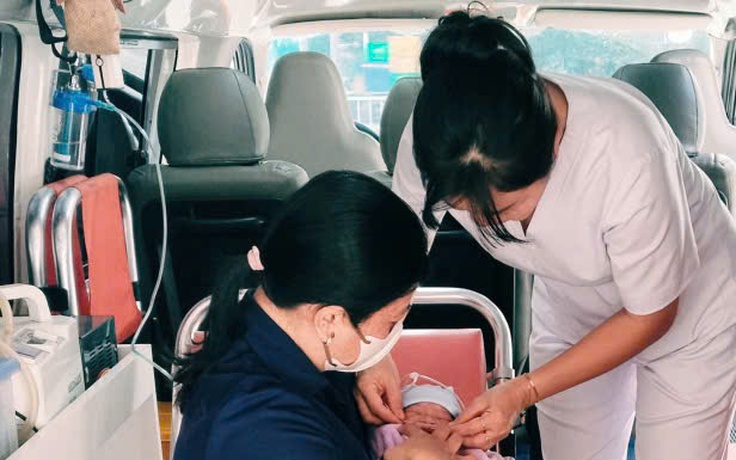 Đi tập thể dục, người dân phát hiện thi thể trẻ sơ sinh dưới kênh nước