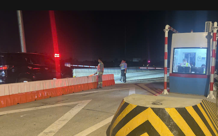 Nhiều lỗi kỹ thuật trong ngày đầu thu phí trên 2 tuyến cao tốc