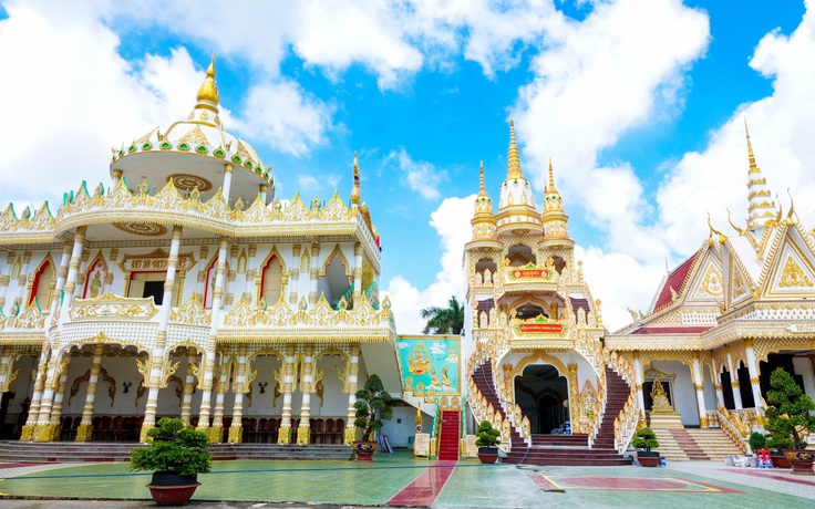 Ngôi chùa Khmer đẹp như cung điện, có 'bảo tàng tự nguyện' độc nhất miền Tây