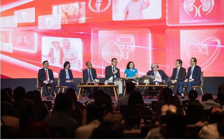 Phòng bệnh chủ động, chìa khóa bảo vệ người lớn tuổi có bệnh nền