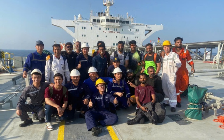 Phút sinh tử khi tàu Việt Nam cứu nạn thuyền viên quốc tế trên biển Oman