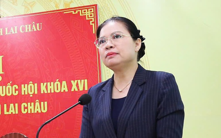 Bà Hà Thị Nga trả lời cử tri về 'nút thắt' phát triển kinh tế