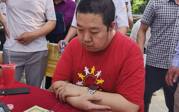 Cao thủ cờ tướng Trung Quốc bất ngờ thua ở hội làng tại Việt Nam: Lý do thật khó tin!