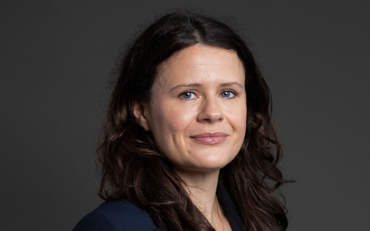 Chồng bị nghi làm gián điệp cho Trung Quốc, nghị sĩ Anh rời nhóm nghị viện