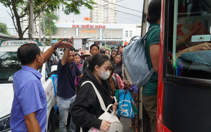 Sà lan va chạm cầu Ghềnh: Tàu dừng ga Biên Hòa, trung chuyển hành khách về TP.HCM